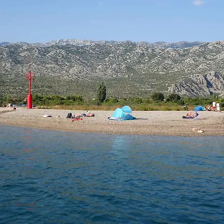 In Starigrad-paklenica 38616 דירה
