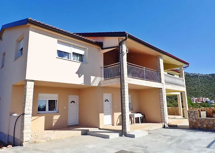 Apartament In Starigrad-paklenica 38616 *