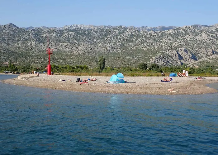 In Starigrad-paklenica 38616 Apartament