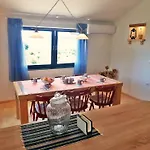 In Starigrad-paklenica 38616 Apartment
