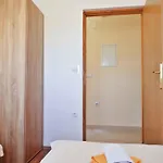 In Starigrad-paklenica 38616 Apartment *