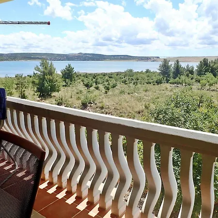 In Starigrad-paklenica 38616 Apartman *