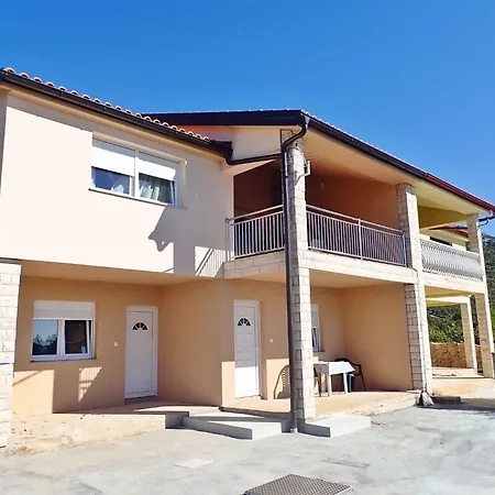 In Starigrad-paklenica 38616 Apartman *
