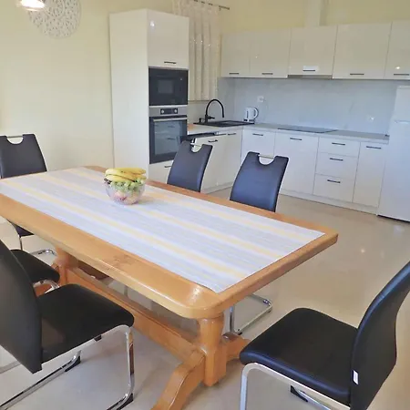 Apartman In Starigrad-paklenica 38616